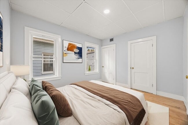 Building Photo - 60 Calmar St