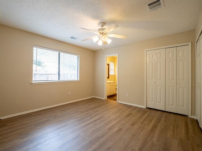 Building Photo - 12400 Tomanet Trail