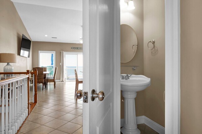 Building Photo - 306 Sea Star Cir