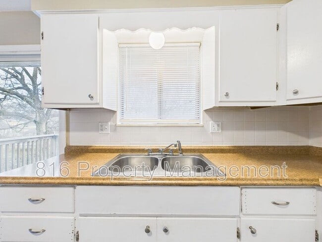 Building Photo - 131 S Crescent Ave