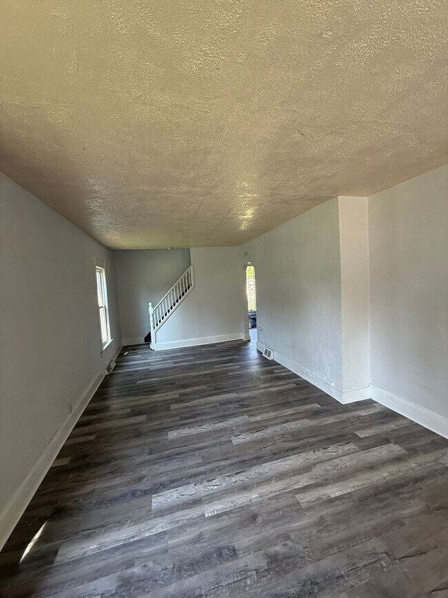 Building Photo - SECTION 8 and EDEN Accepted!! Newly Renovated 3BR Gem – 1.5 Baths!!