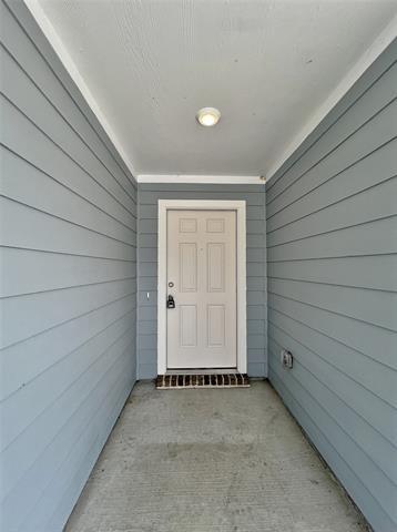Building Photo - 824 Towngreen Dr