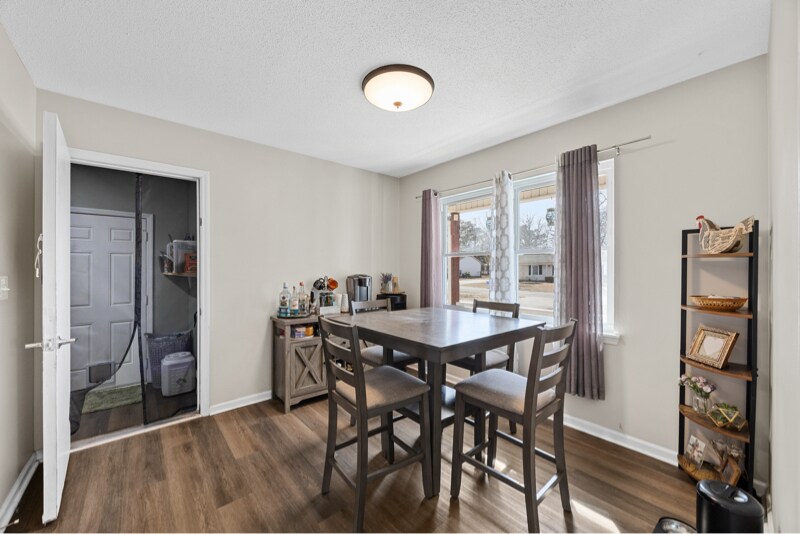 Building Photo - 206 Cinnamon Dr