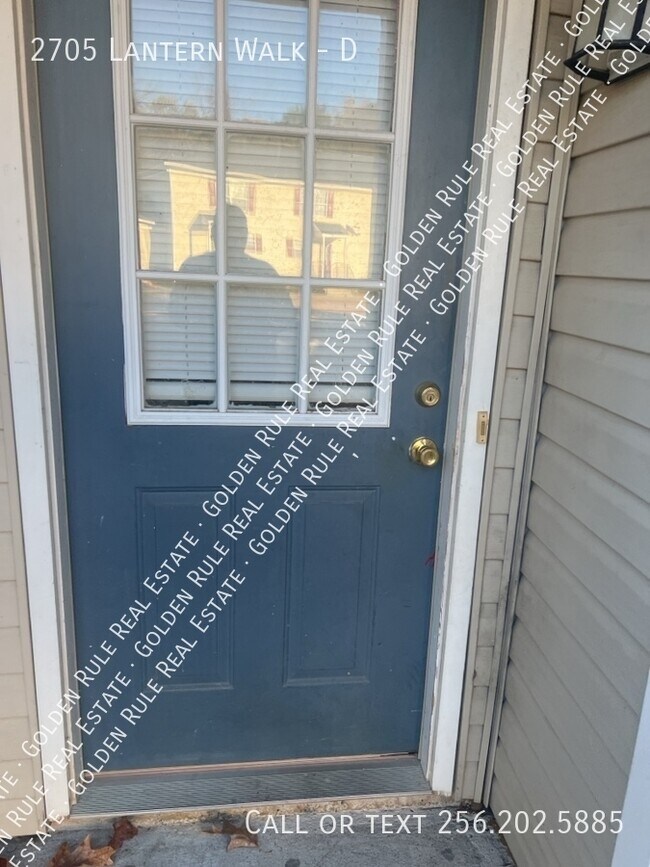 Building Photo - 2705 Lantern Walk SE