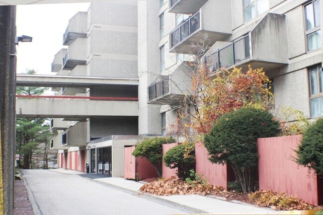 Primary Photo - 55 Tall Oaks Dr