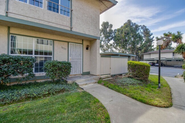 Primary Photo - *** LIGHT & BRIGHT 3 BEDROOM 1.5 BATH HOME...