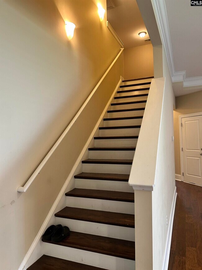 Building Photo - 105 High Bluff Ln