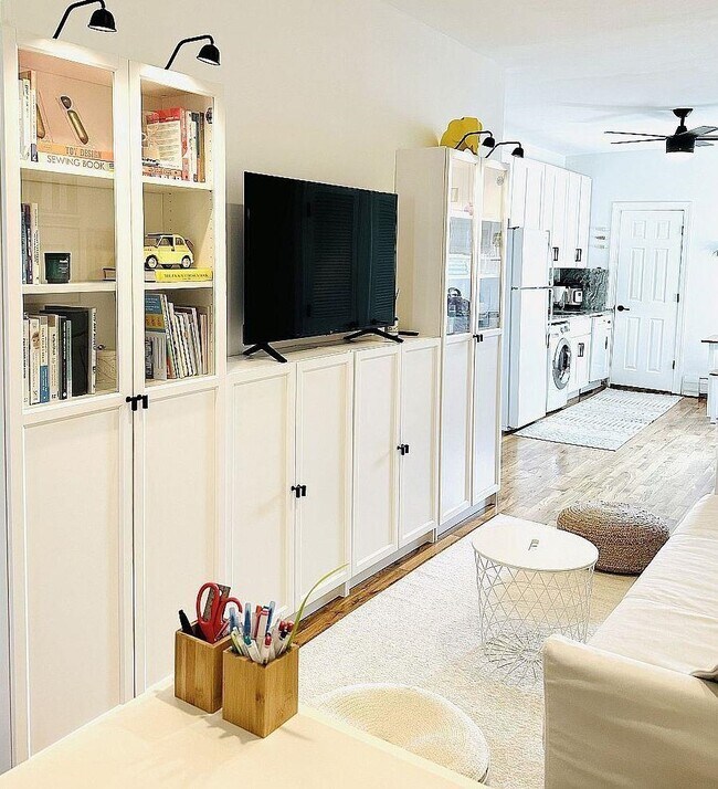 Building Photo - 214 Jefferson St