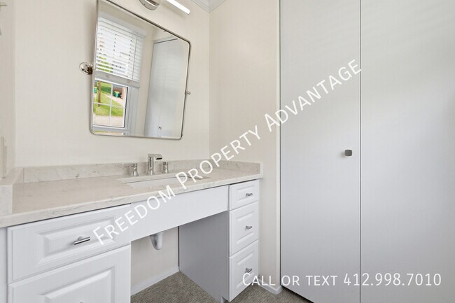 Building Photo - 139 W Fair Meadows Dr