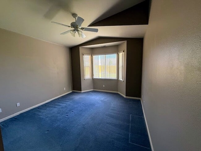 Building Photo - beautiful carson home with amazing yard an...