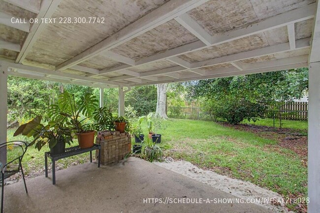 Building Photo - 883 Rustwood Dr