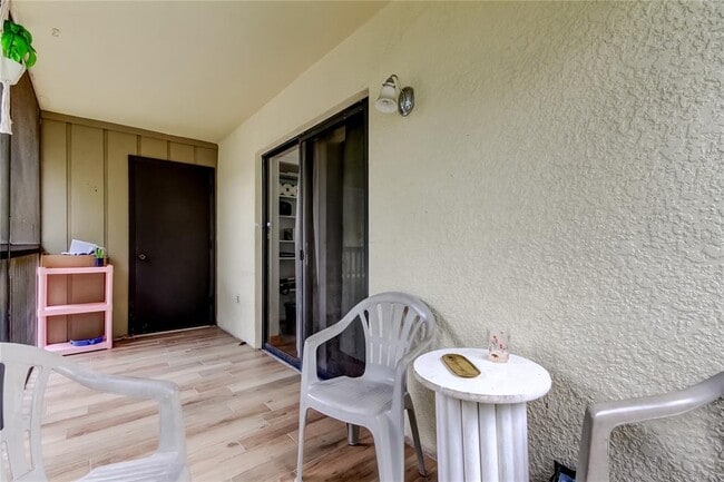 Building Photo - 11720 Raintree Dr