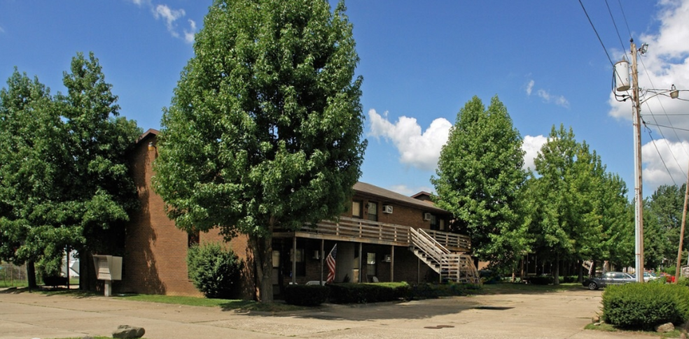 Primary Photo - Riverbend Apartments