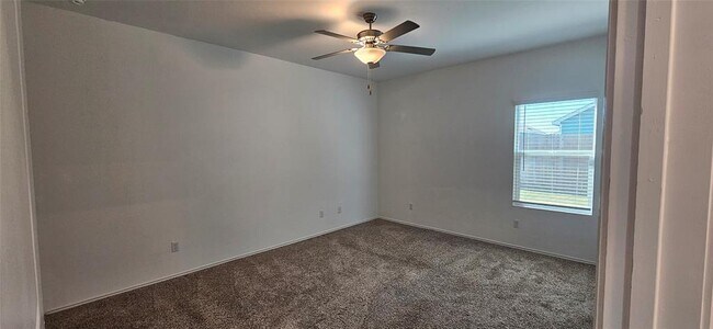 Building Photo - 325 Geode Glen