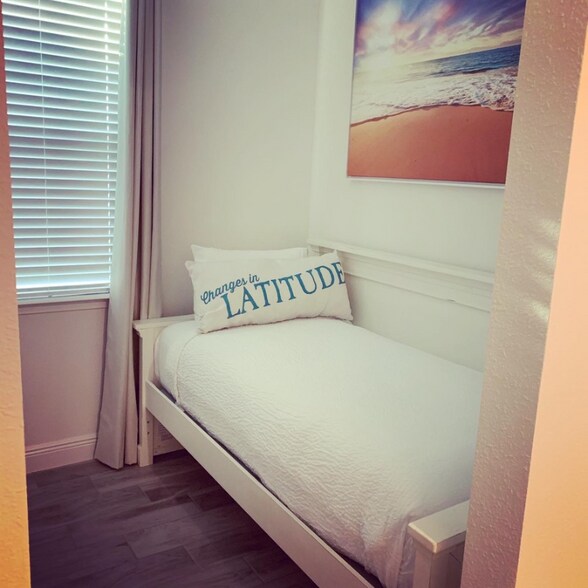 Building Photo - 8079 Knee Deep Rd