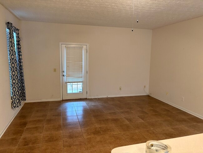 Building Photo - 1086 Cornell Pl