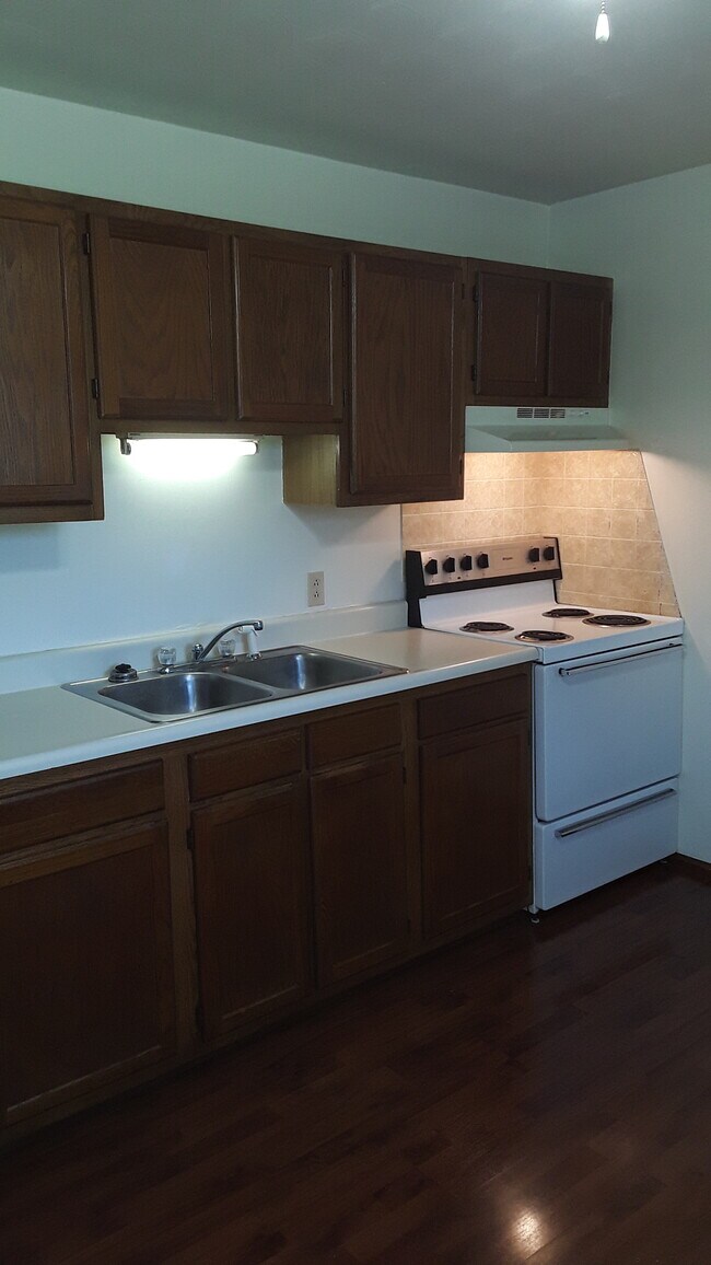 Building Photo - 1108 Melick Ave