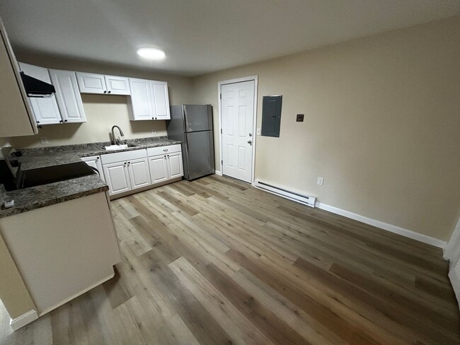 Building Photo - **FEBRUARY 2025 LEASING SPECIAL - $250 OFF...