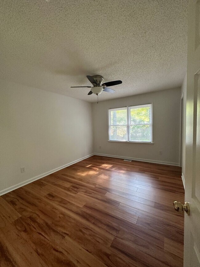 Building Photo - 3 bedroom close to Downtown Wendell