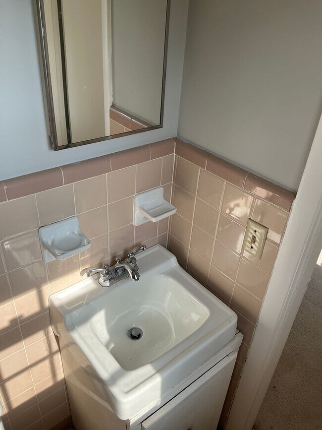 Building Photo - 2802 Thrush Dr