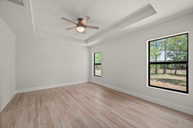 Building Photo - 26138 Northern Cross Rd