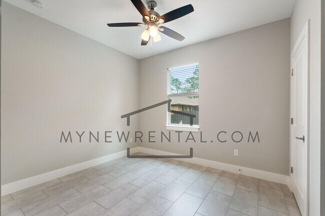 Building Photo - ONE MONTH FREE RENT! Modern, energy effici...