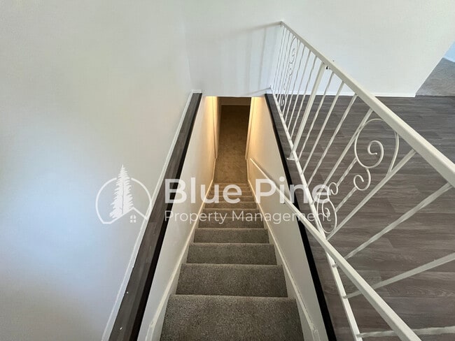 Building Photo - 5646 Eve St