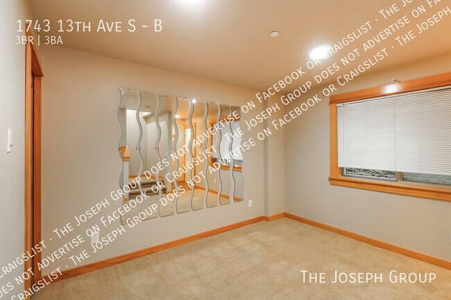 Building Photo - 1743 13th Ave S