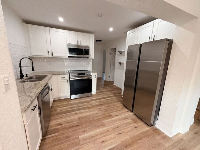 Building Photo - Home For Rent in Tampa - FULLY FENCED IN BACKYARD!