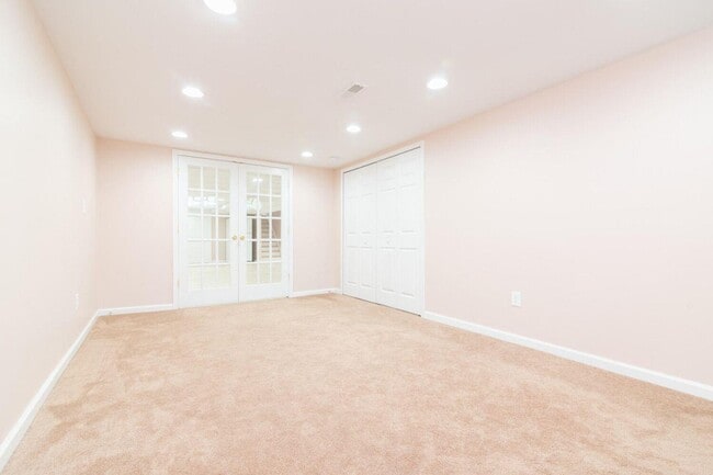 Building Photo - 3672 Middlebury Ln