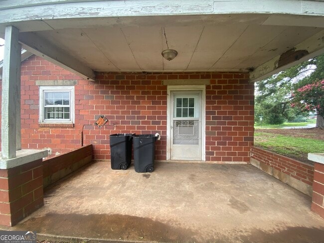 Building Photo - 1125 Moore Rd