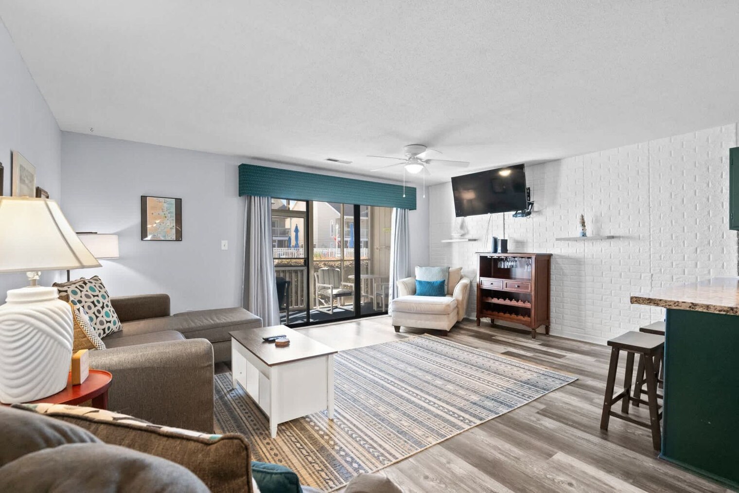 Building Photo - 1860 Auburn Ln