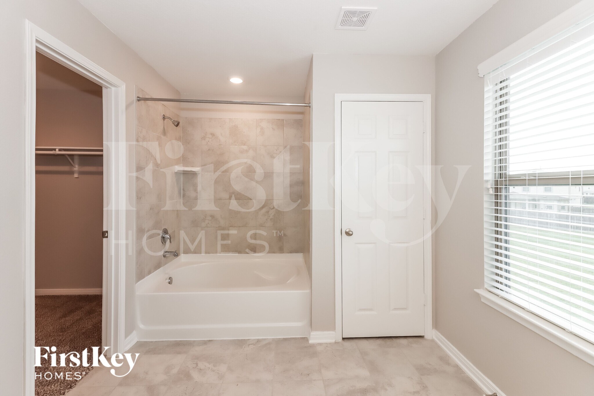 Building Photo - 16550 Bouldgreen St