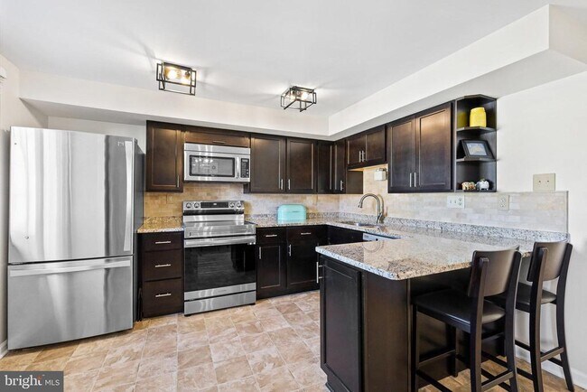 Building Photo - 5341 Harbor Ct Dr