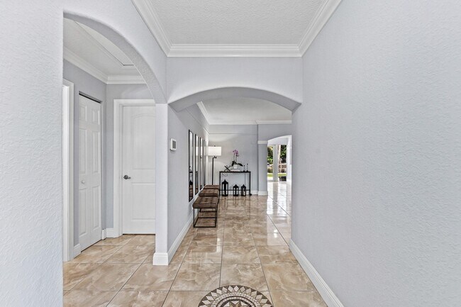 Building Photo - 4481 SW 37th Ave