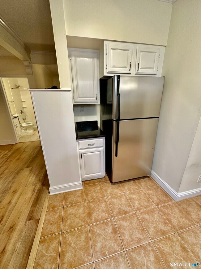 Building Photo - 10 Haviland St