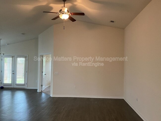 Building Photo - 5652 Peach Dr