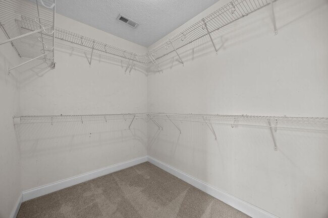 Building Photo - 123 Lightwater Dr