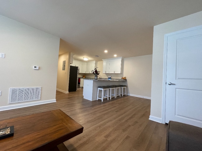 Building Photo - 540 Northend Dr