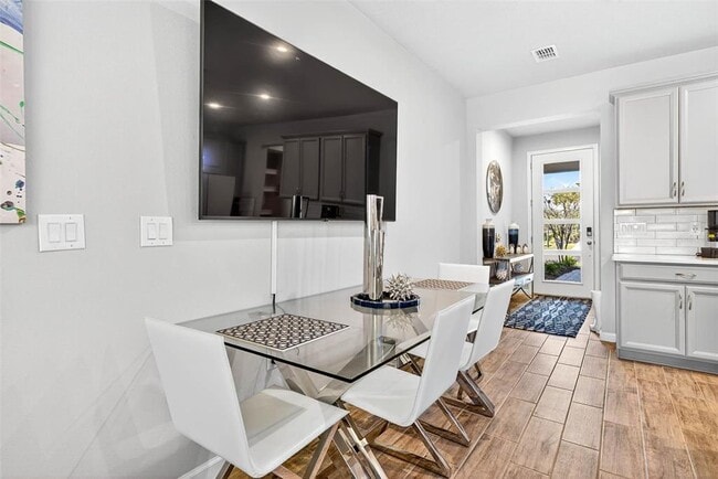 Building Photo - 25993 Woven Wicker Bnd