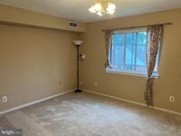 Building Photo - 809 Red Lion Rd