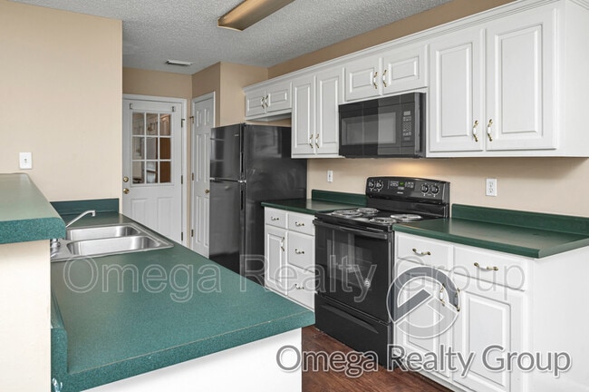 Building Photo - 5561 Heatherbrae Ln