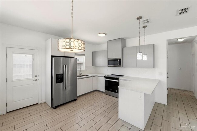 Building Photo - 12 W Marlin St