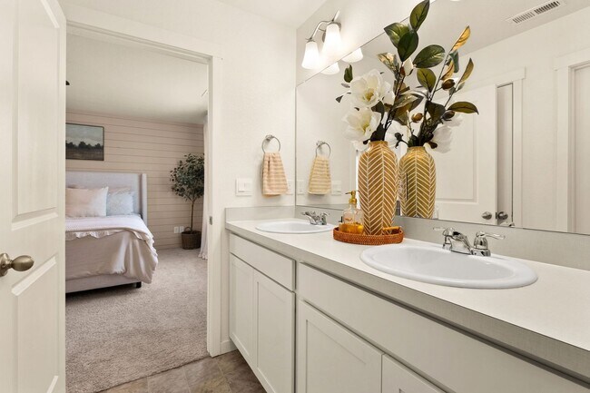 Building Photo - Updated 3-Bedroom Home With 3-Car Garage Close to Commuting, Coffee, and Gym