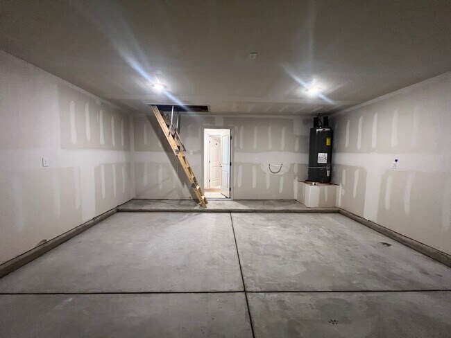 Building Photo - Welcome to Vander Ranch!