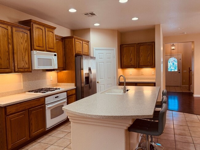 Building Photo - Summerlin Beautiful 3 bedroom Home