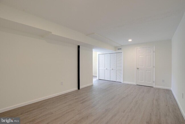 Building Photo - 6417 Kaine Dr