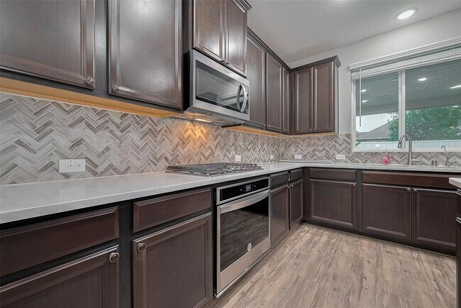 Building Photo - 707 Fresh Sage Crossing