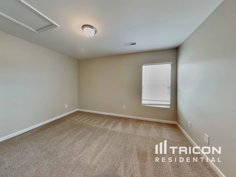 Building Photo - 4120 Devonwood Ct