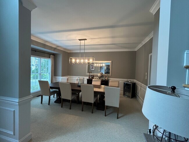 Building Photo - 16038 Cranleigh Dr